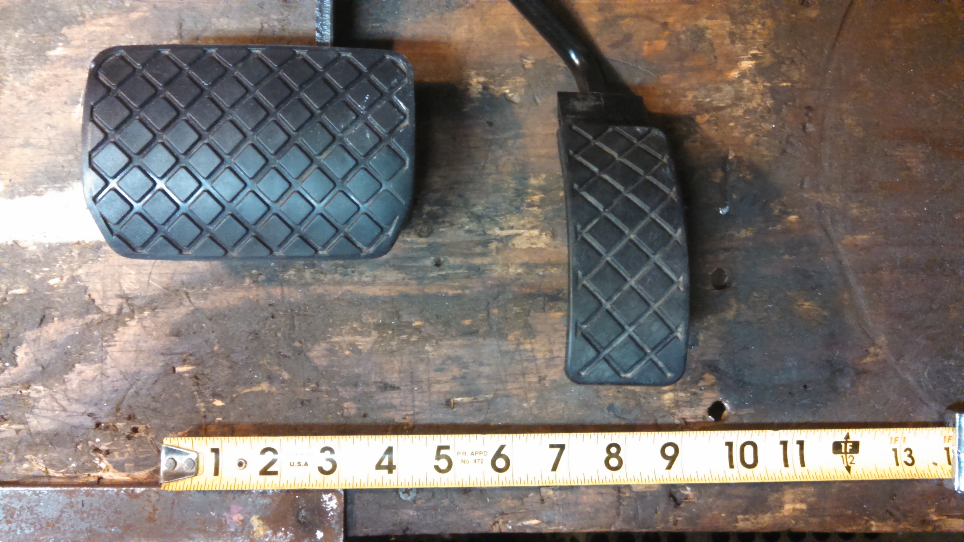 d2 a8 pedal spacing.jpg