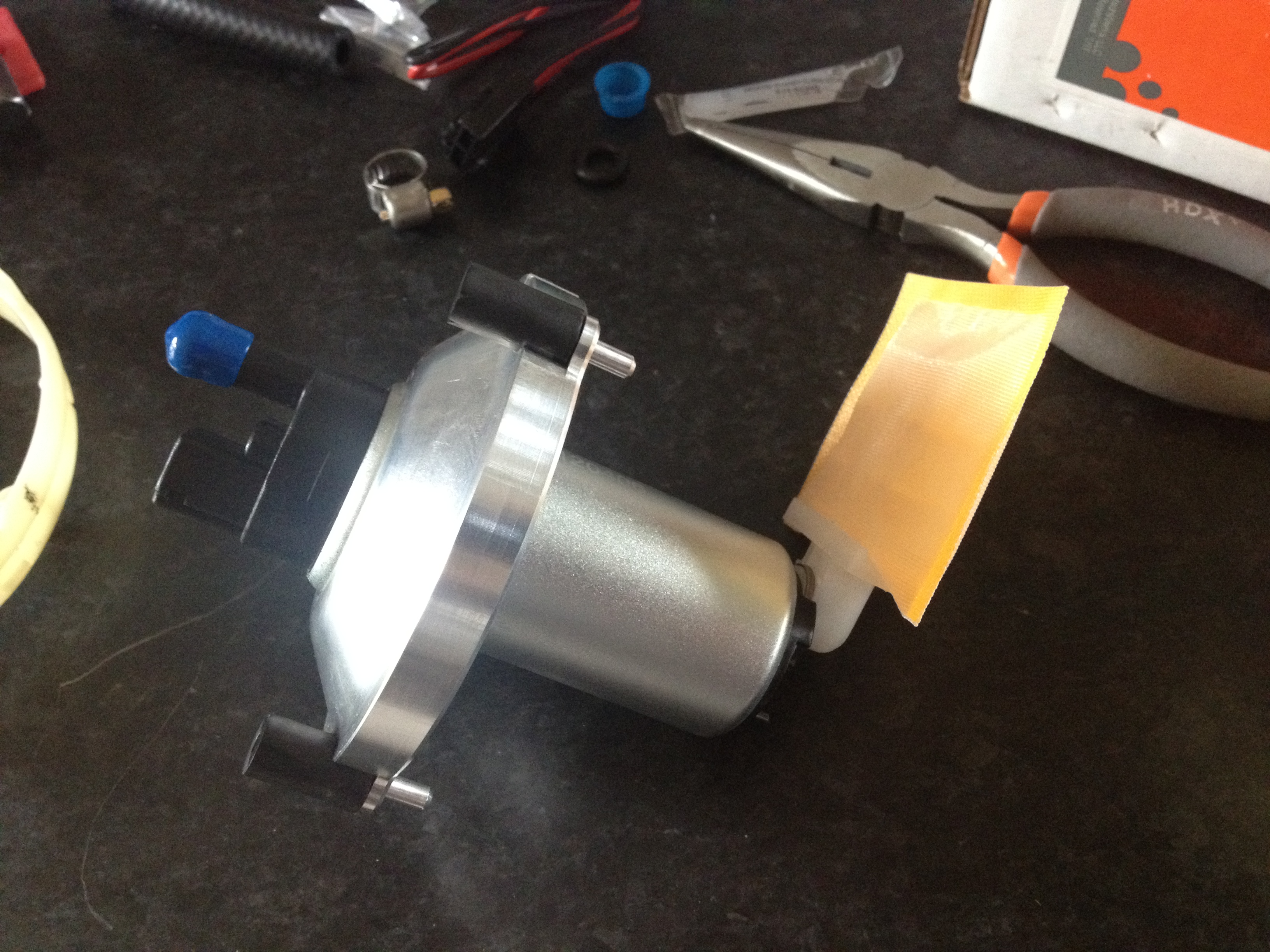 Sebastian's CQ91' fuel pump setup 3.JPG