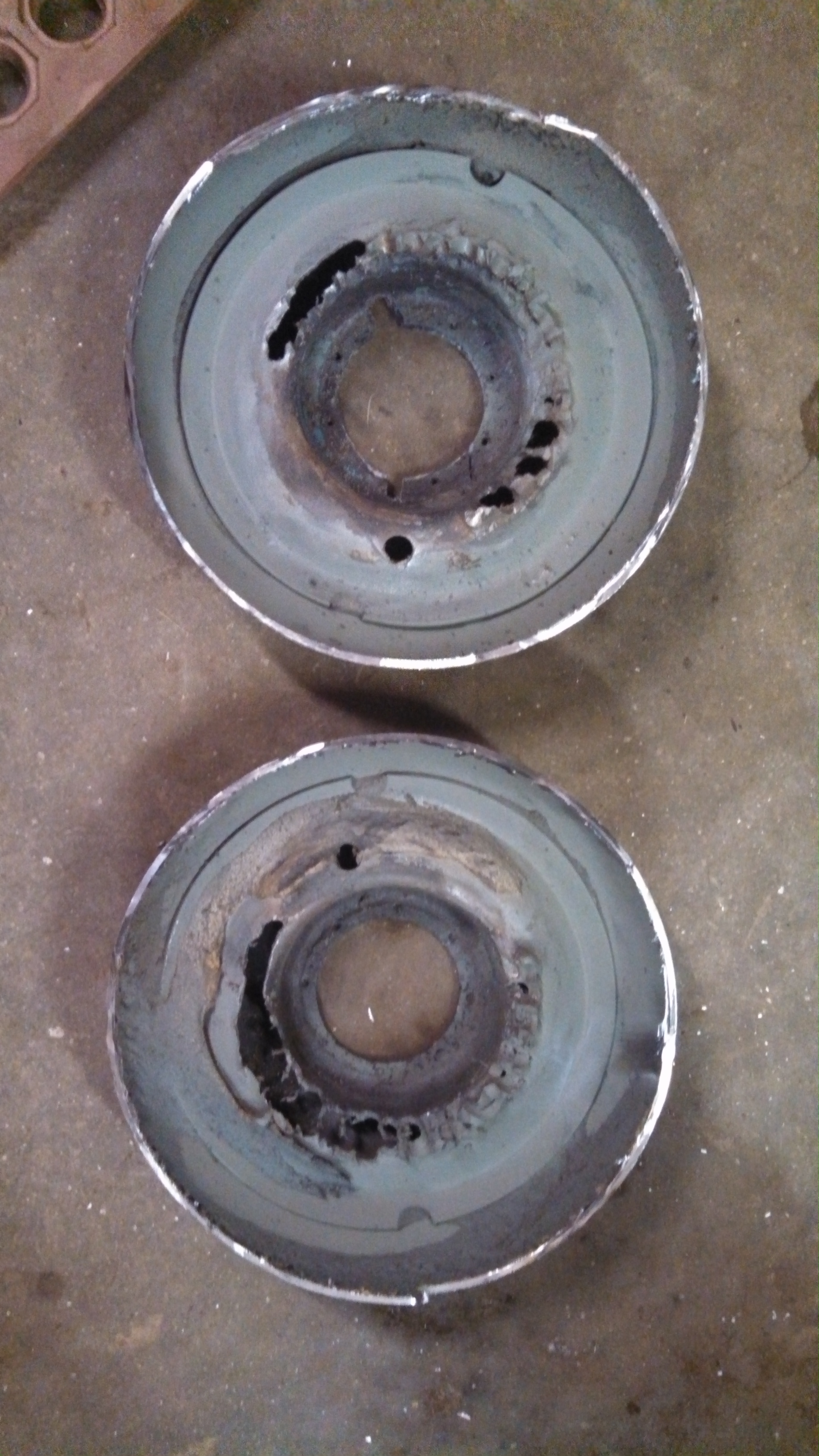 both mangled mounts wtf happened.jpg